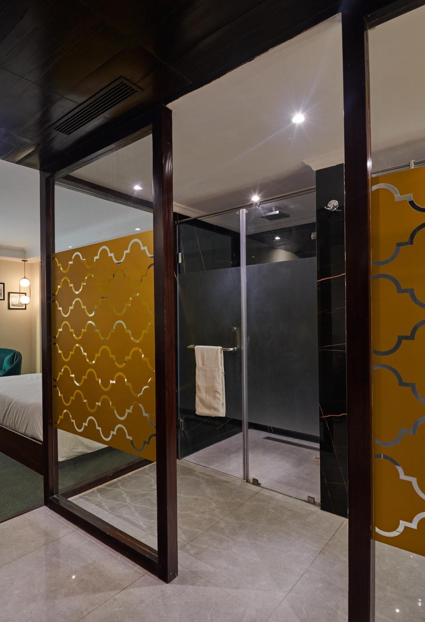Deventure Sarovar Portico Patel Nagar New Delhi Exterior photo