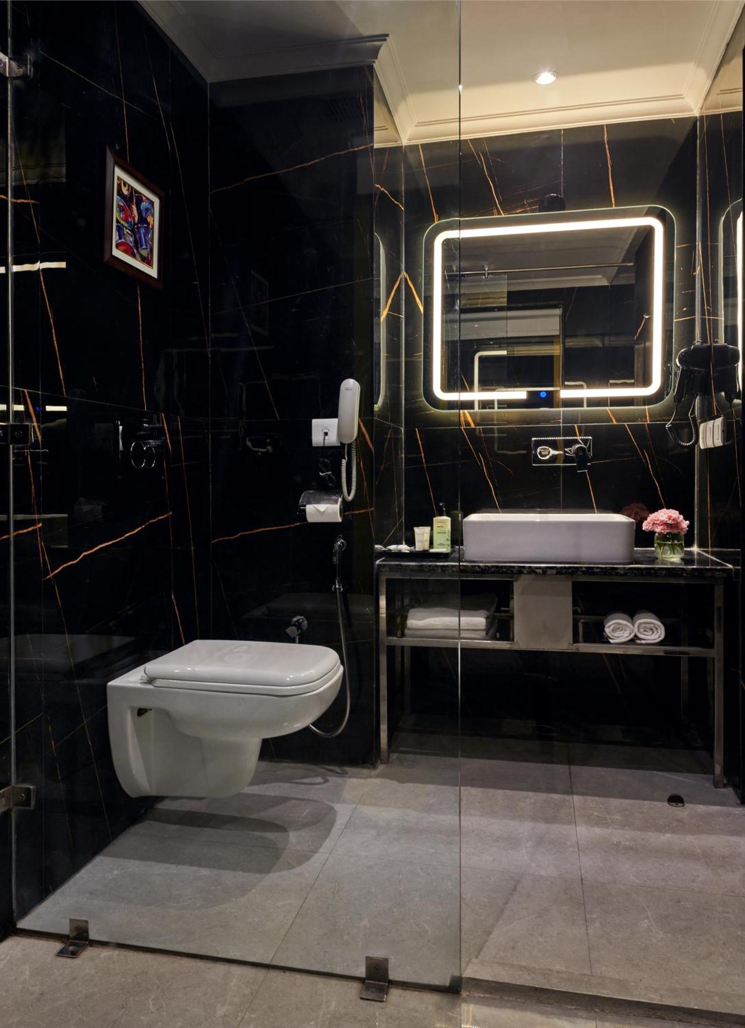 Deventure Sarovar Portico Patel Nagar New Delhi Exterior photo